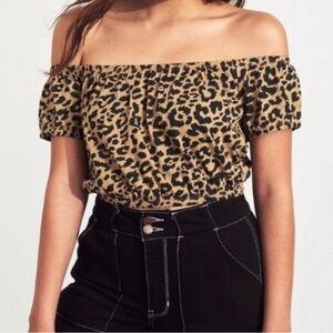 Hollister Cheetah Crop Top Off Shoulder Size Small